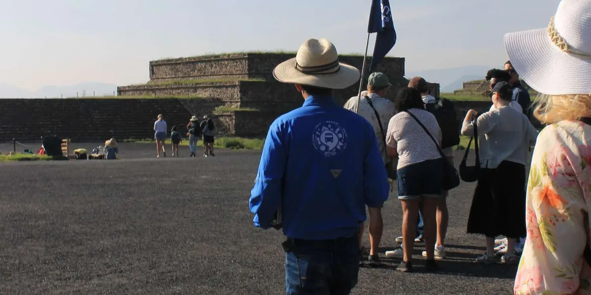 Teotihuacan Walking Tour with Entry