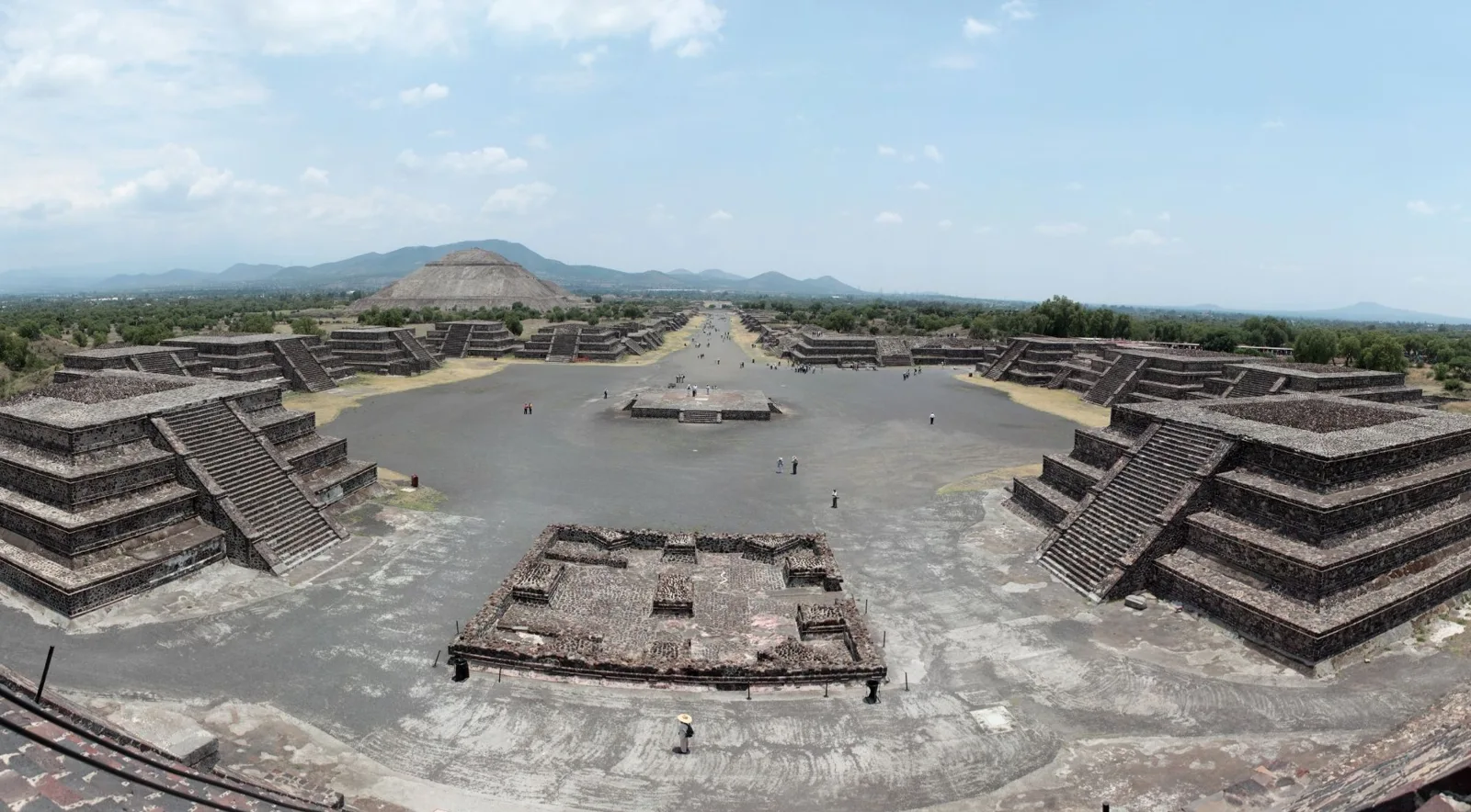 Avenue of the Dead and archaeological platforms