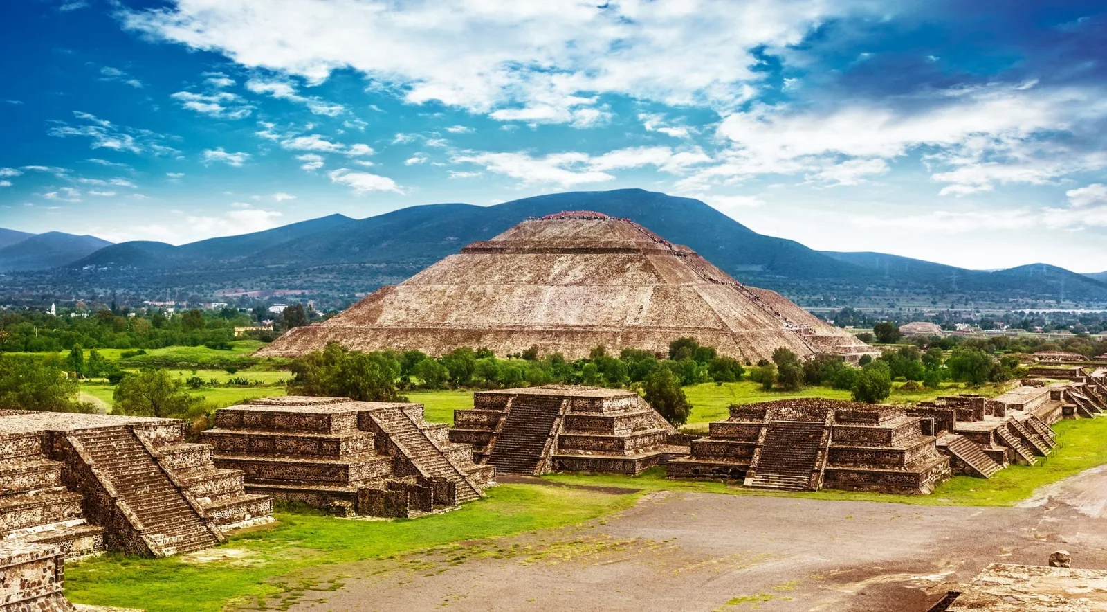 Pyramid of the Sun beneath a blue sky
